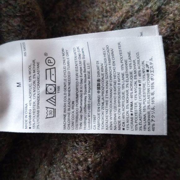 Banana Republic oversized sweater, size M - Picture 7 of 7